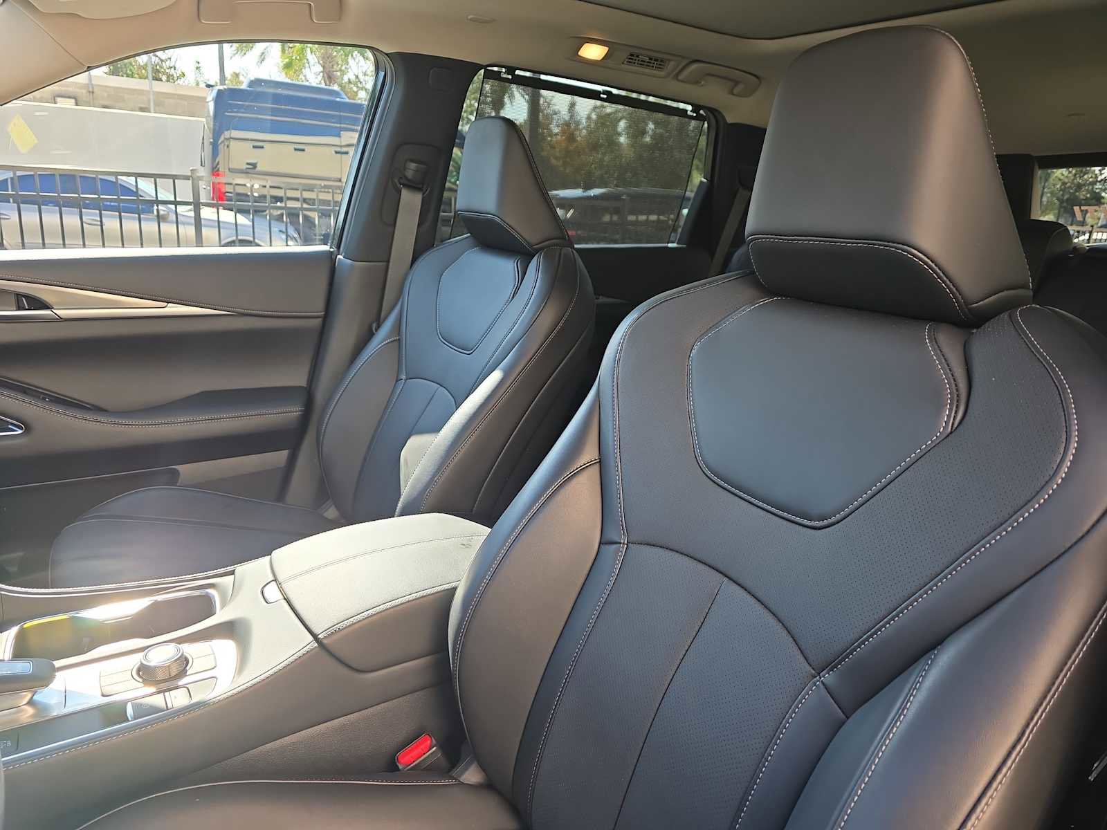 Certified 2026 INFINITI QX60 Luxe w/ Family Package image 15