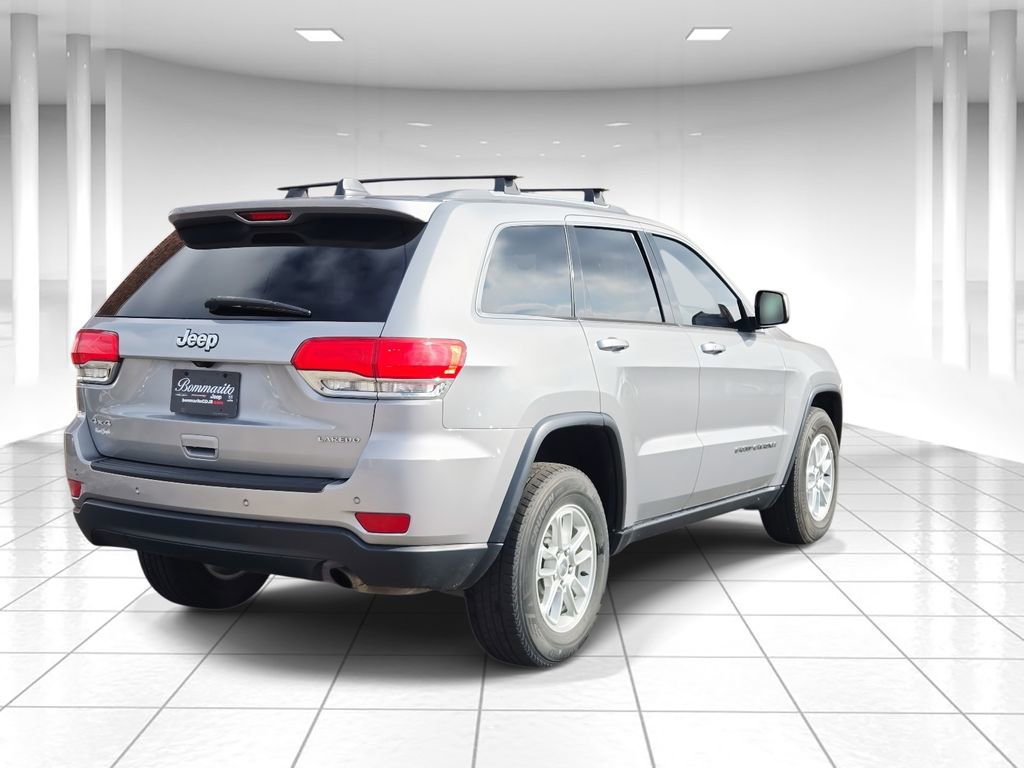 Used 2018 Jeep Grand Cherokee Laredo image 3