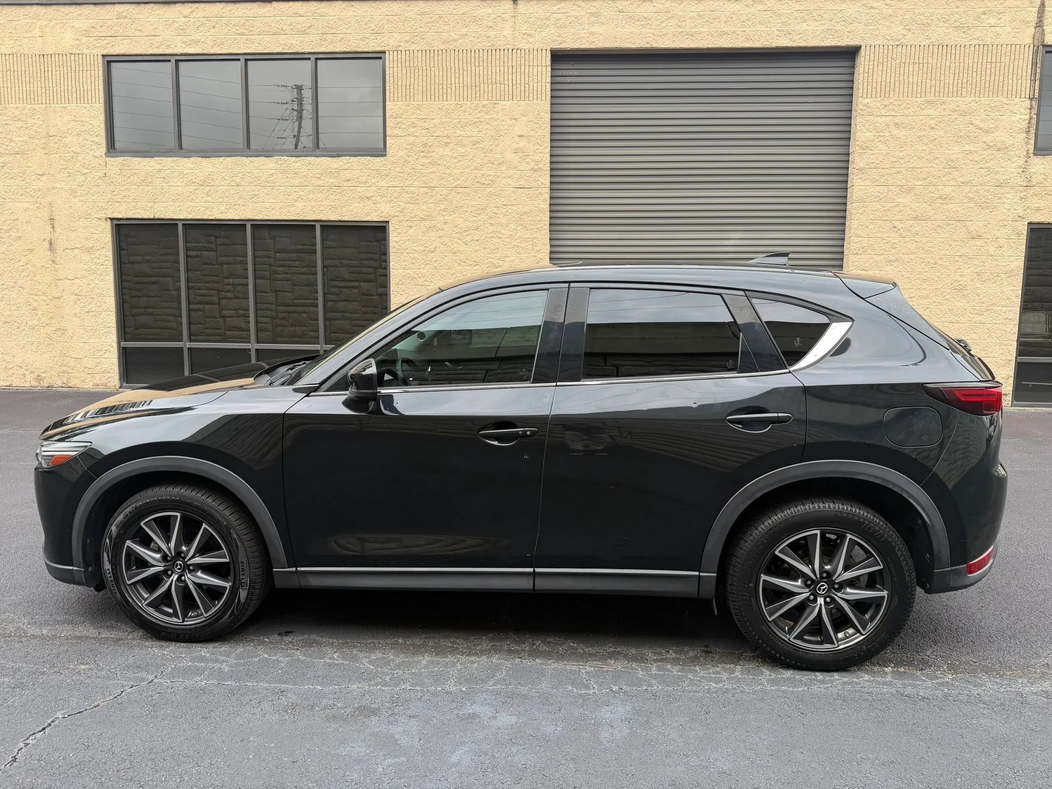 Used 2018 MAZDA CX-5 Grand Touring w/ Premium Package FWD image 3