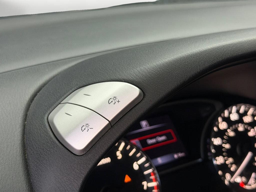 Used 2018 Nissan Pathfinder S FWD image 22