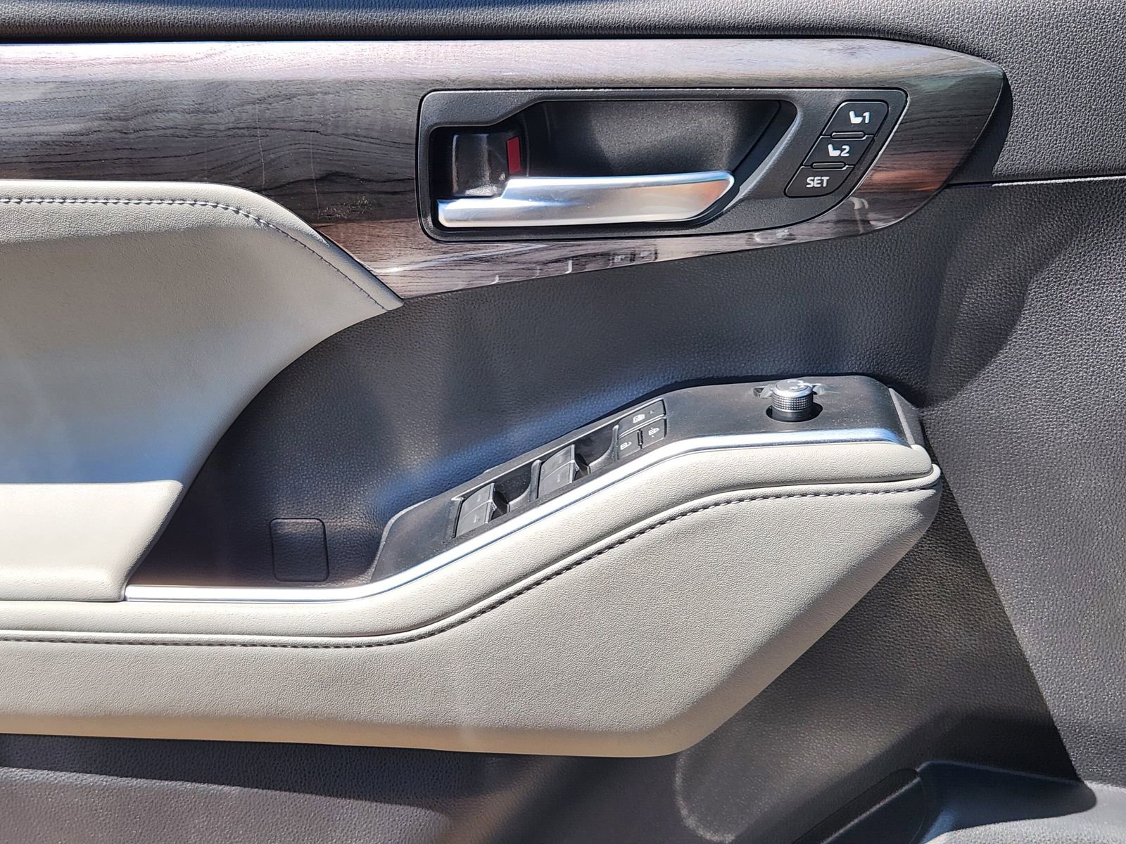 New 2026 Toyota Highlander Limited AWD/4WD image 21