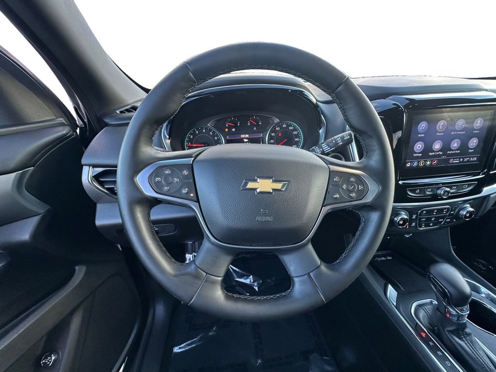 Used 2023 Chevrolet Traverse LT image 12