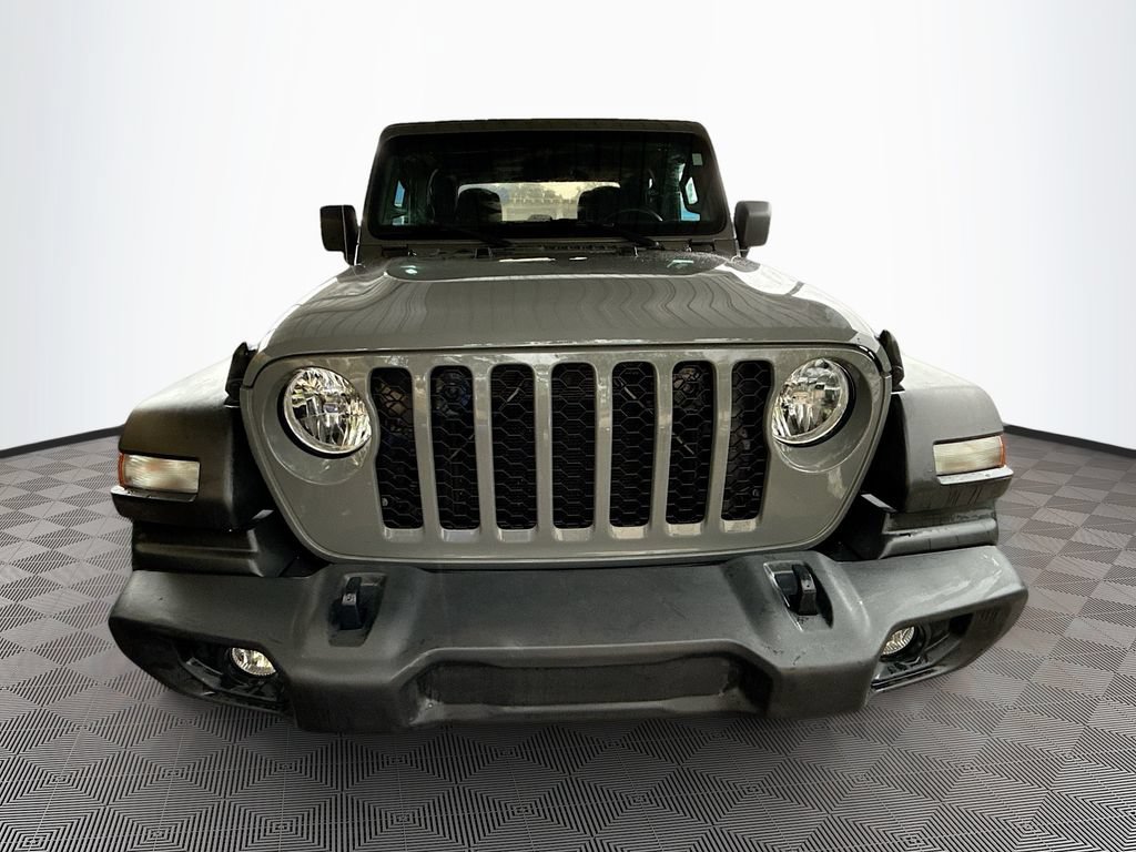 Used 2021 Jeep Gladiator Sport w/ Trailer Tow Package AWD/4WD image 2