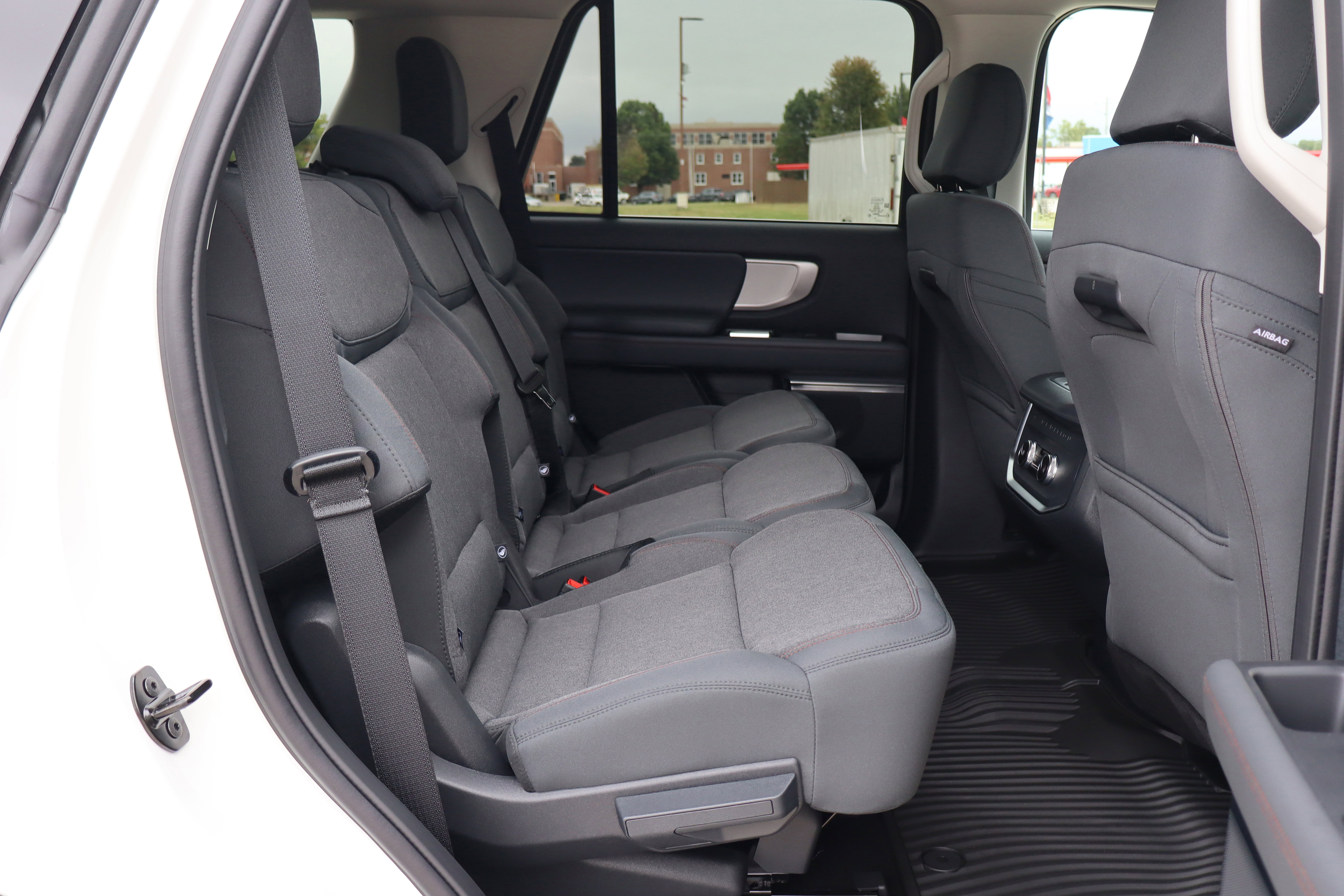 New 2025 Ford Expedition Active image 13