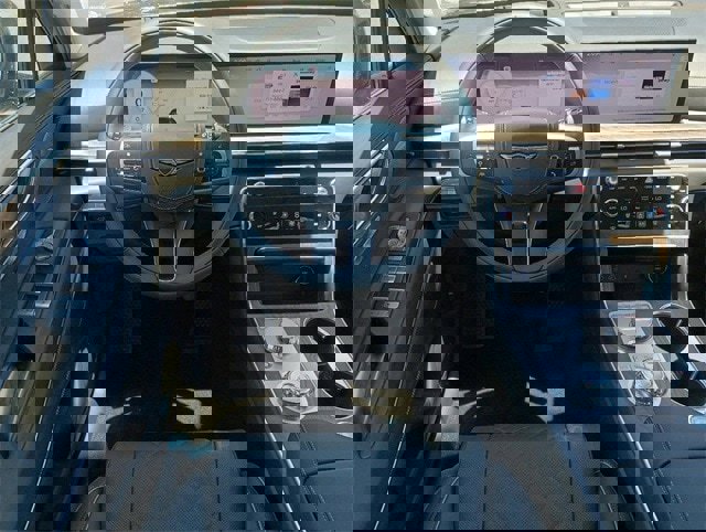 New 2025 Genesis GV80 3.5T Prestige image 14