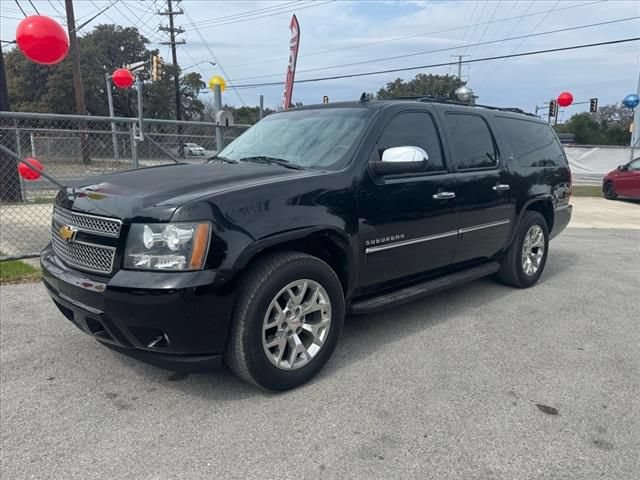 Used 2014 Chevrolet Suburban LTZ RWD image 4
