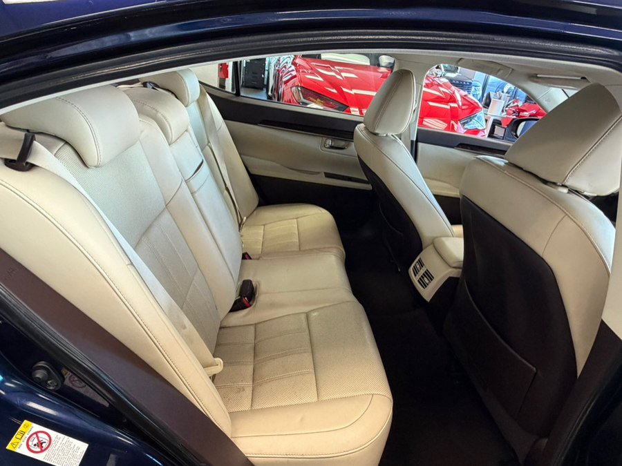 Used 2016 Lexus ES 350 w/ Luxury Package w/Wood Trim FWD image 46