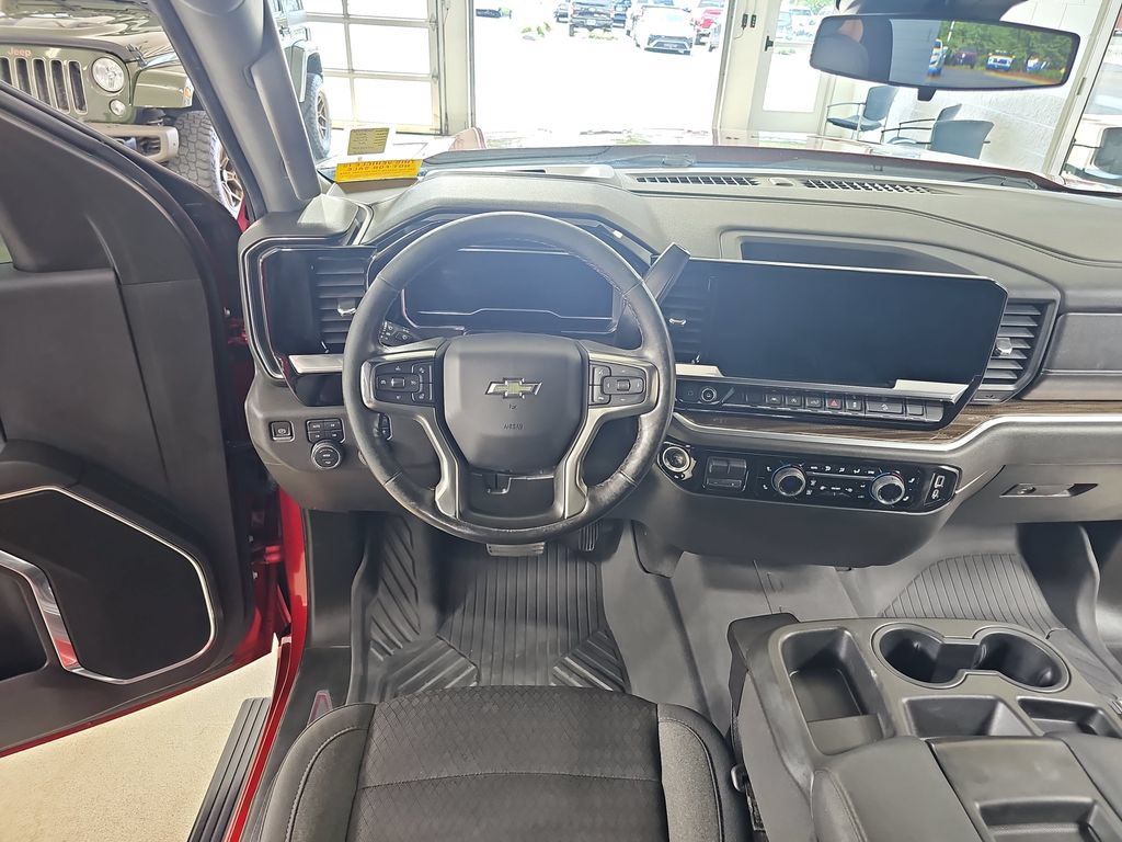 Used 2022 Chevrolet Silverado 1500 RST AWD/4WD image 19