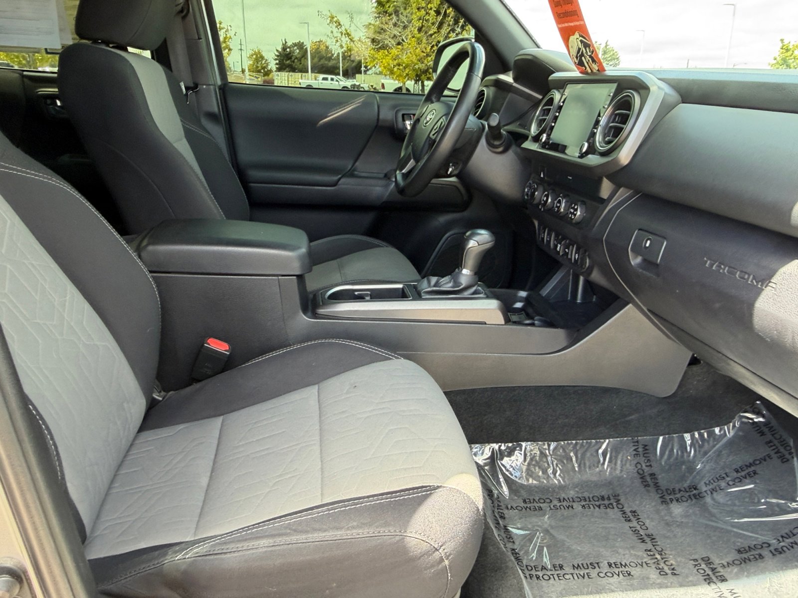 Used 2020 Toyota Tacoma TRD Off-Road w/ Technology Package AWD/4WD image 32