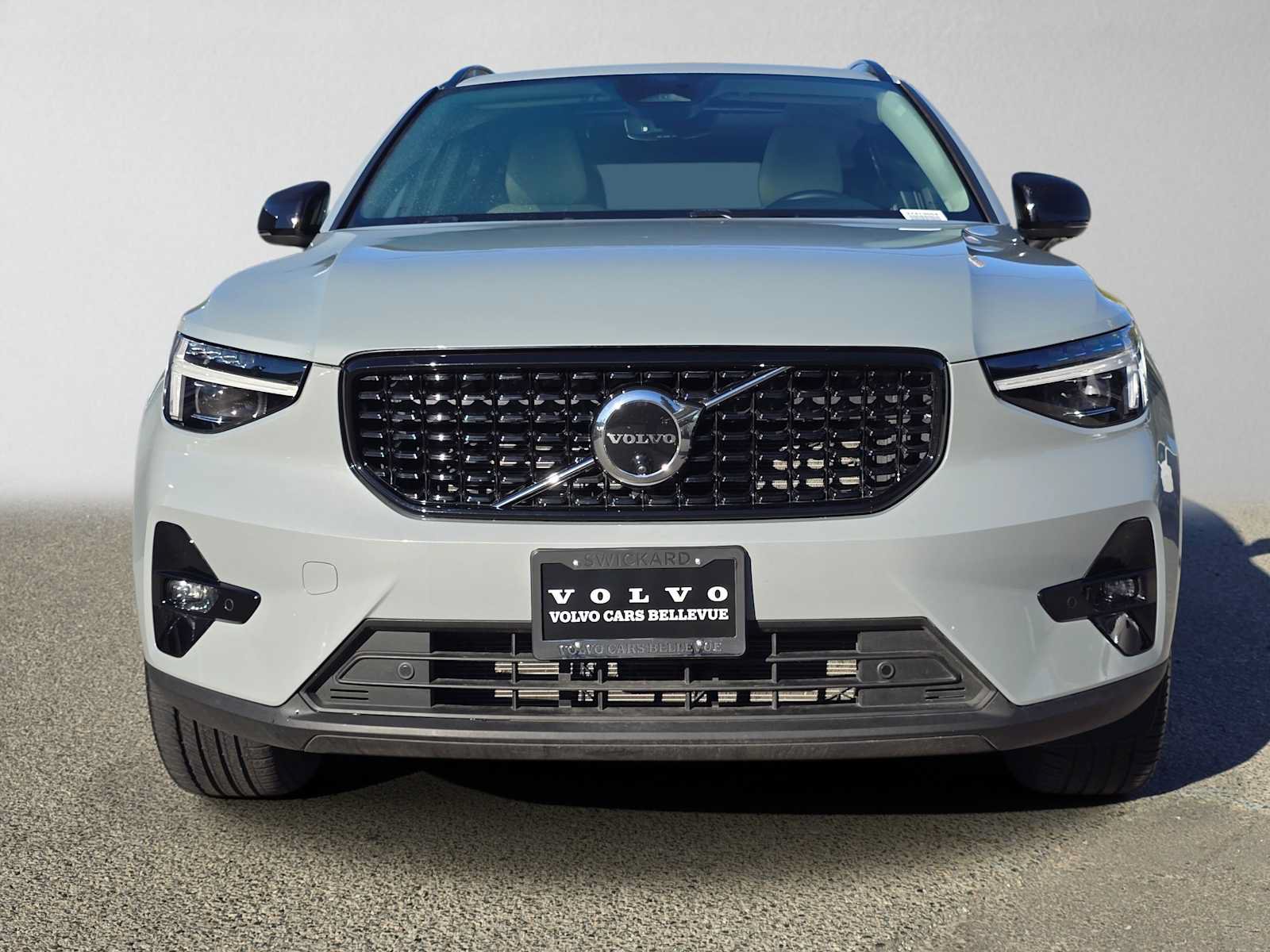 Certified 2026 Volvo XC40 B5 Plus AWD/4WD image 9