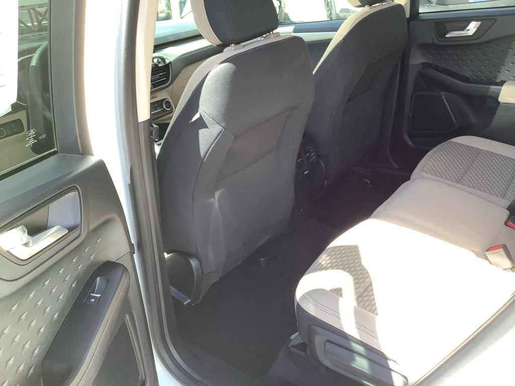 Used 2020 Ford Escape SE image 19