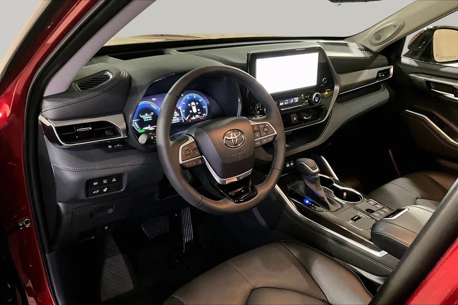 Used 2026 Toyota Highlander Platinum AWD/4WD image 17