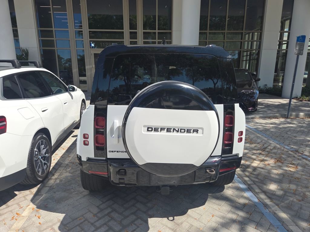 Used 2024 Land Rover Defender 110 X-Dynamic SE image 41