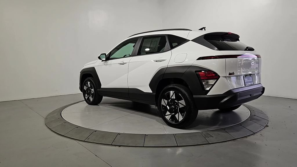 Certified 2025 Hyundai Kona SEL AWD/4WD image 3