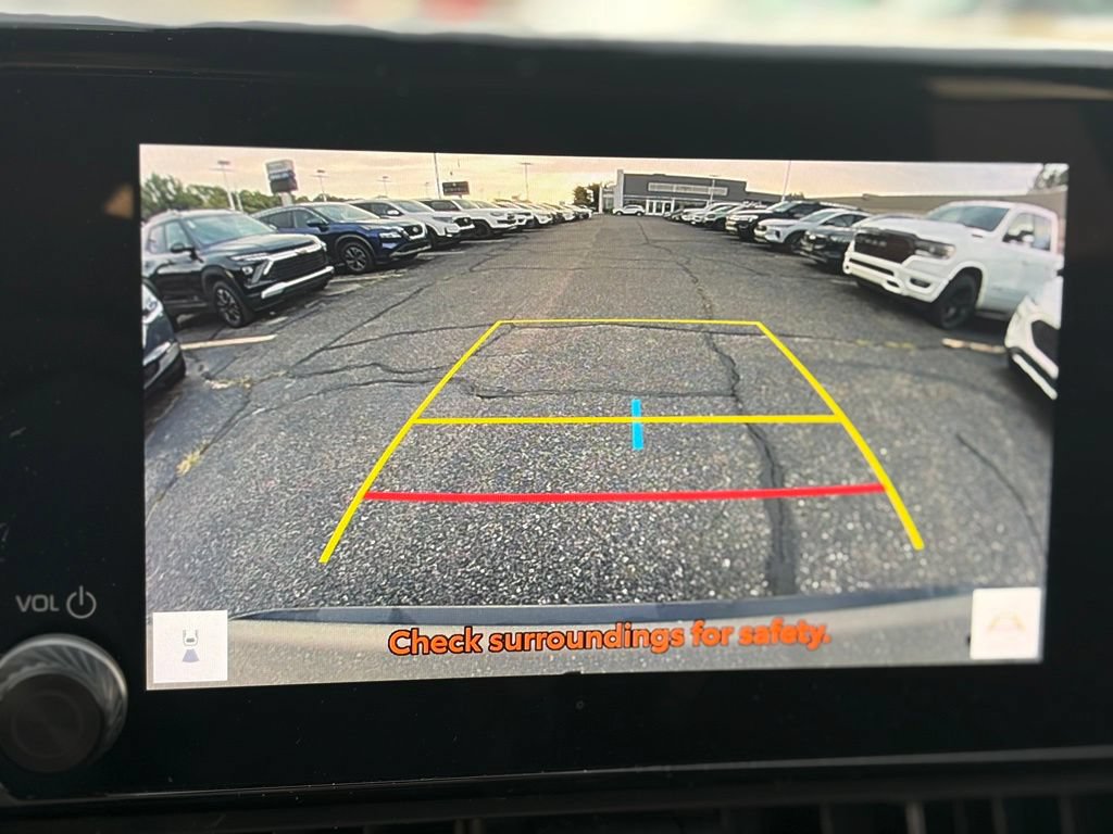 Used 2025 Toyota RAV4 LE AWD/4WD image 34