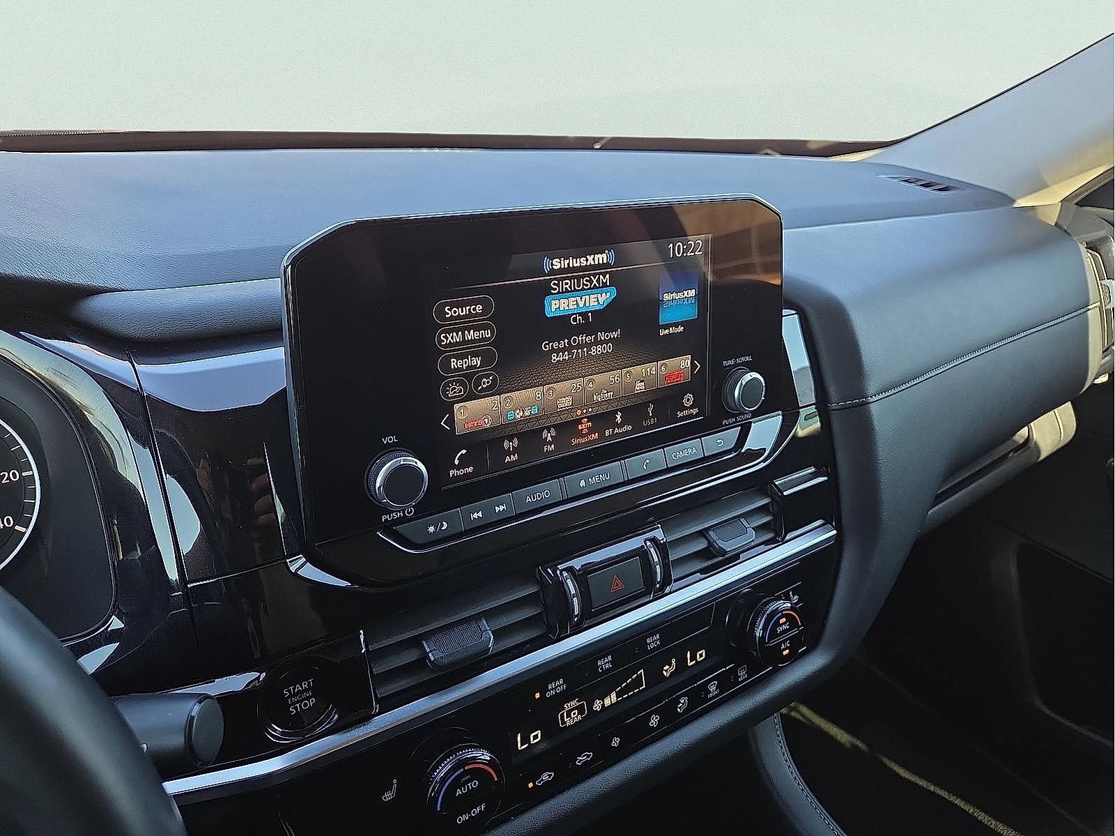 Used 2025 Nissan Pathfinder SV image 15