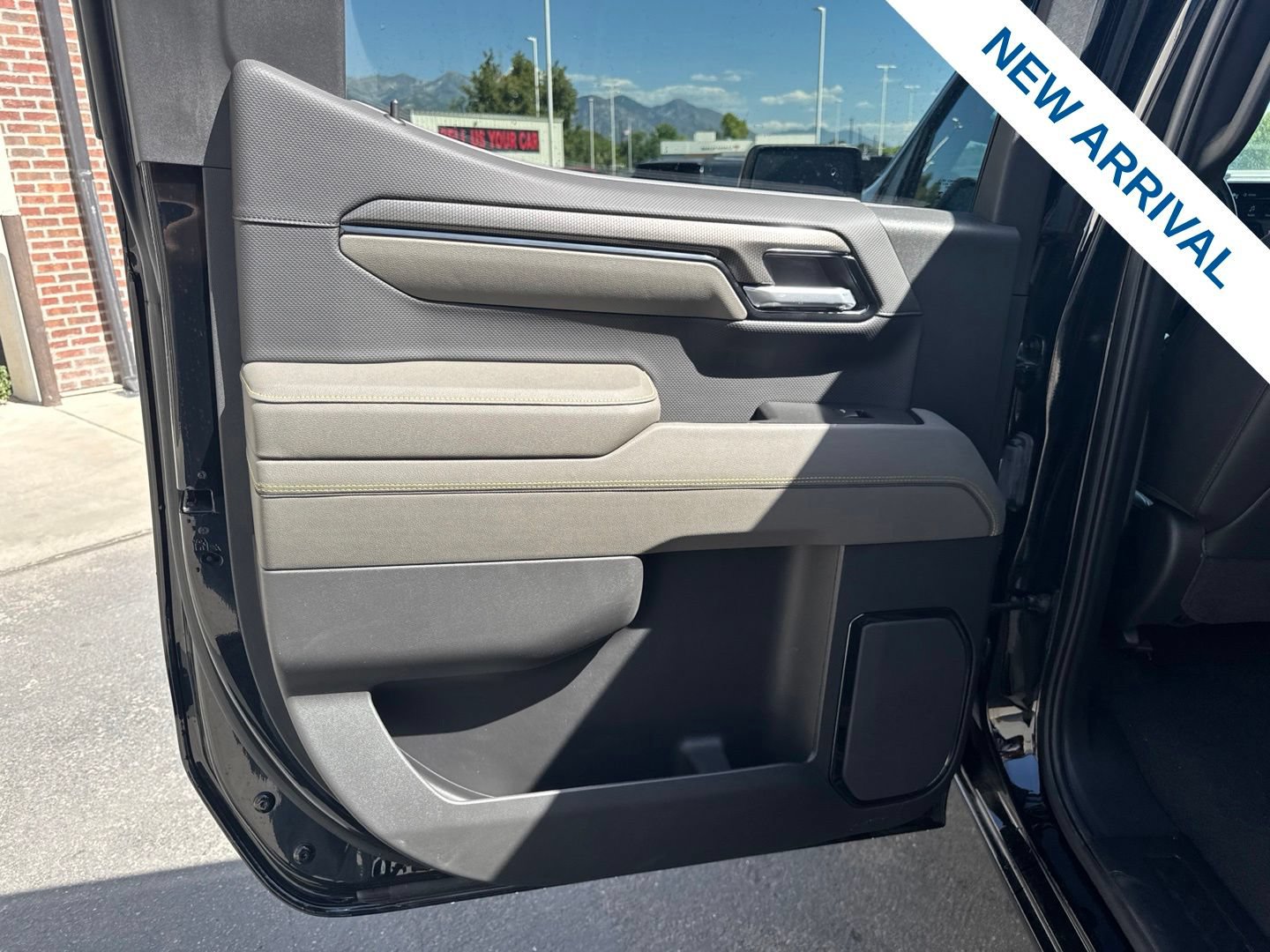 Used 2025 Chevrolet Silverado 1500 ZR2 w/ Technology Package AWD/4WD image 15