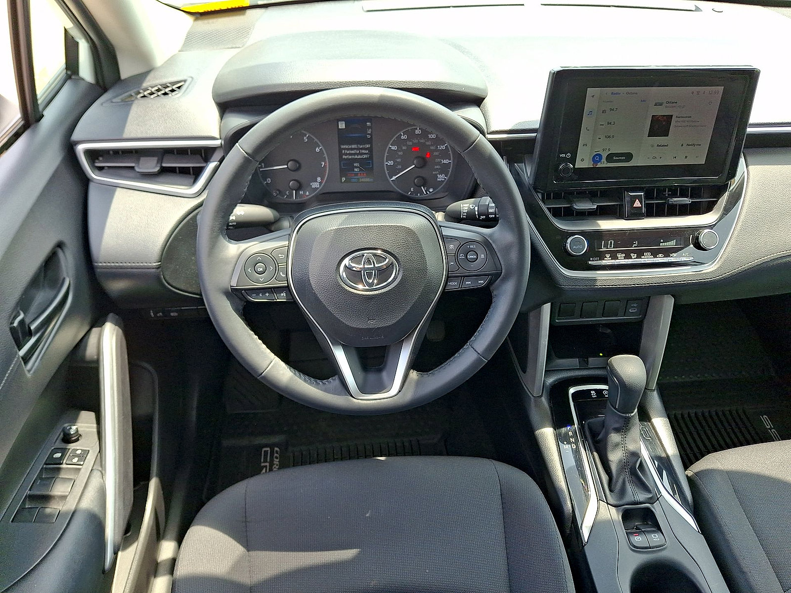 Used 2024 Toyota Corolla Cross LE AWD/4WD image 20