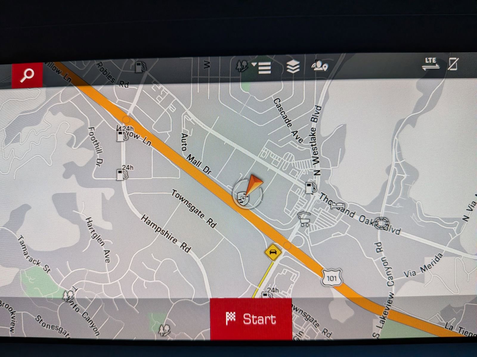 Certified 2025 Porsche Macan image 18