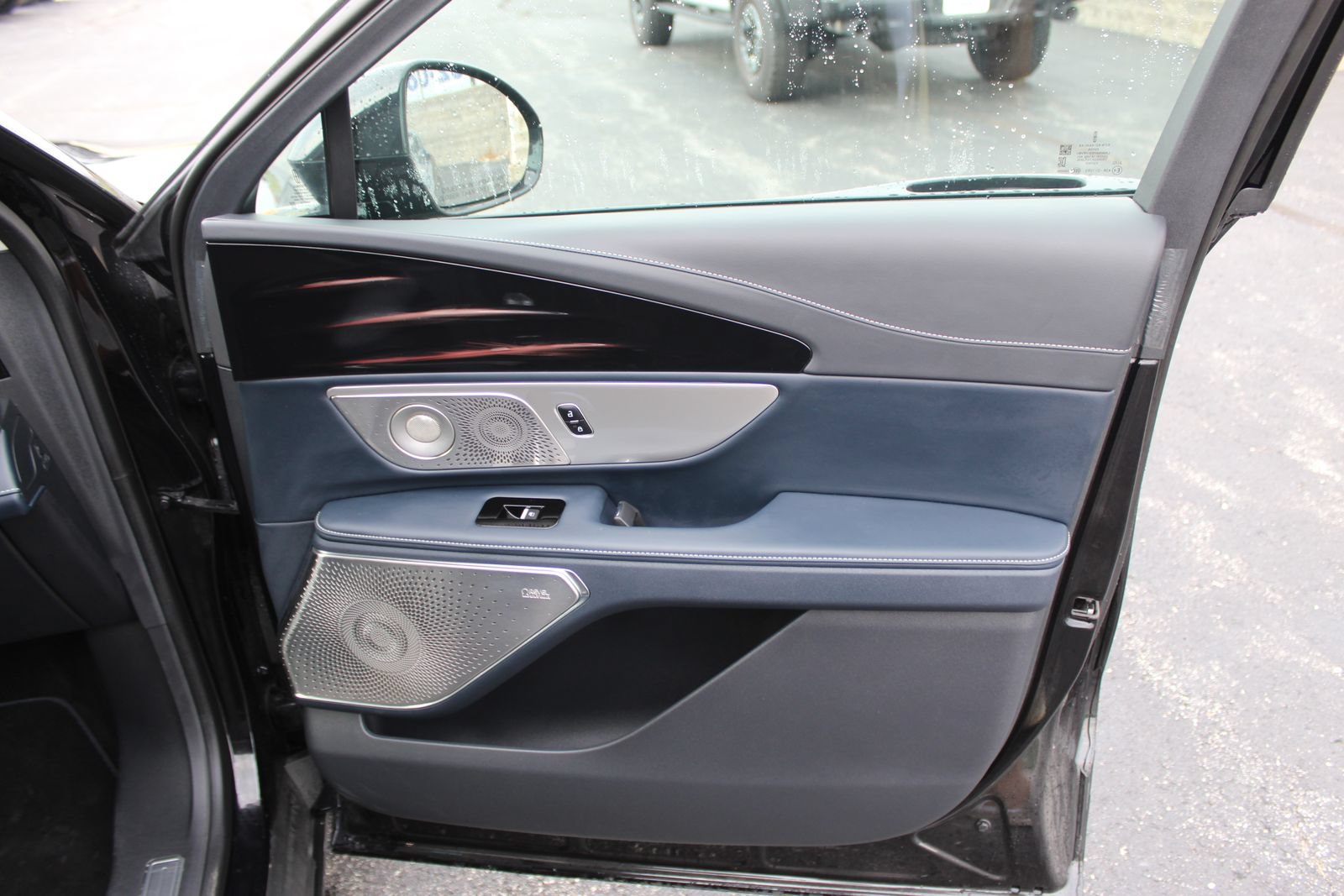 Used 2024 Lincoln Nautilus Reserve w/ Equipment Group 203A AWD/4WD image 12