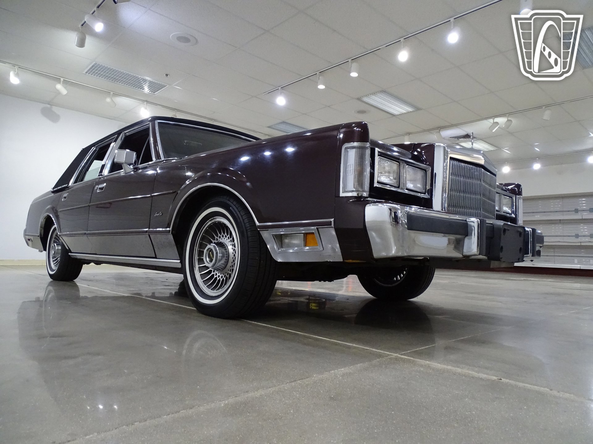 Used 1988 Lincoln Town Car RWD image 22