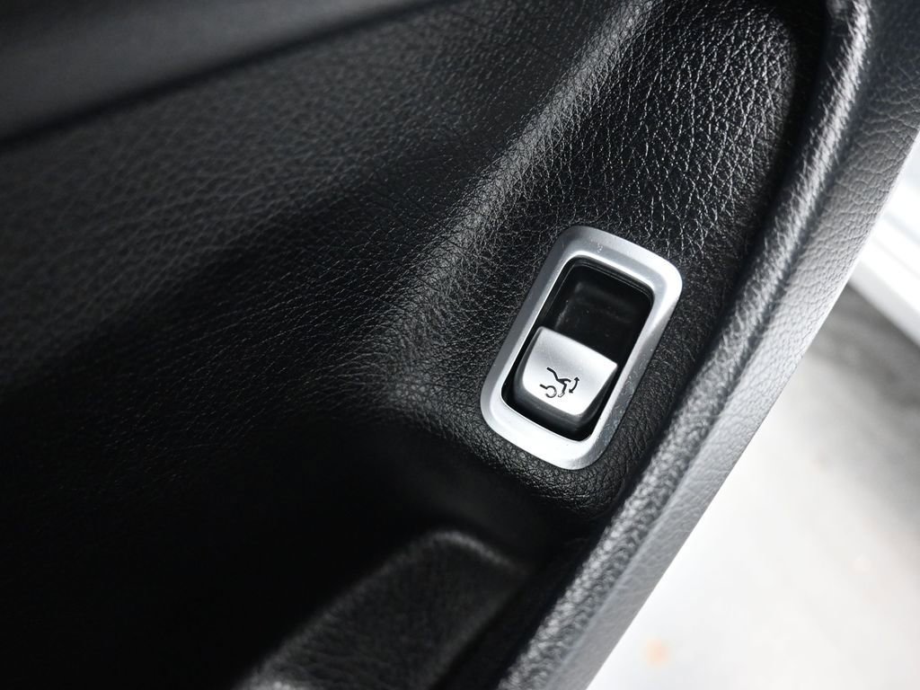 Used 2016 Mercedes-Benz S 550 4MATIC Sedan image 11