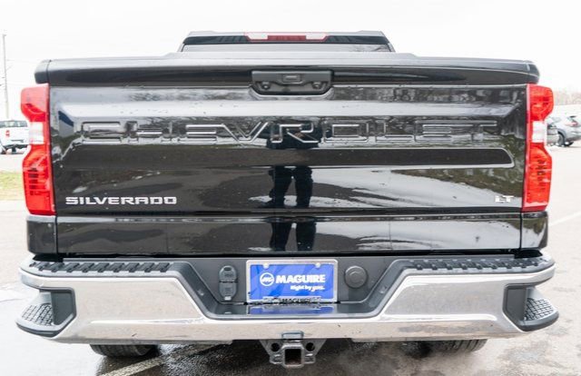 Used 2024 Chevrolet Silverado 1500 LT AWD/4WD image 7
