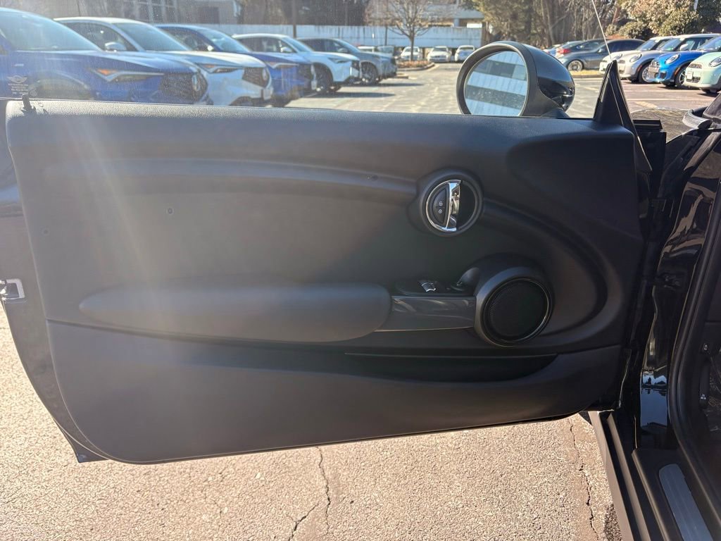 Used 2018 MINI Cooper 2-Door Hardtop image 11