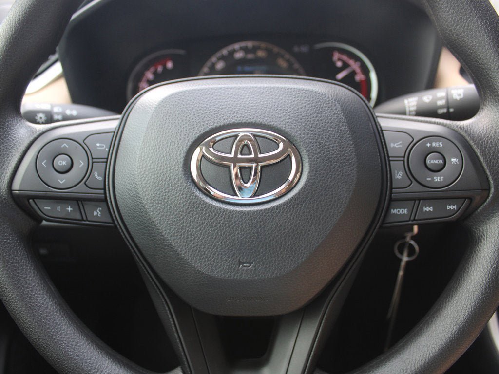 Used 2025 Toyota RAV4 LE AWD/4WD image 21