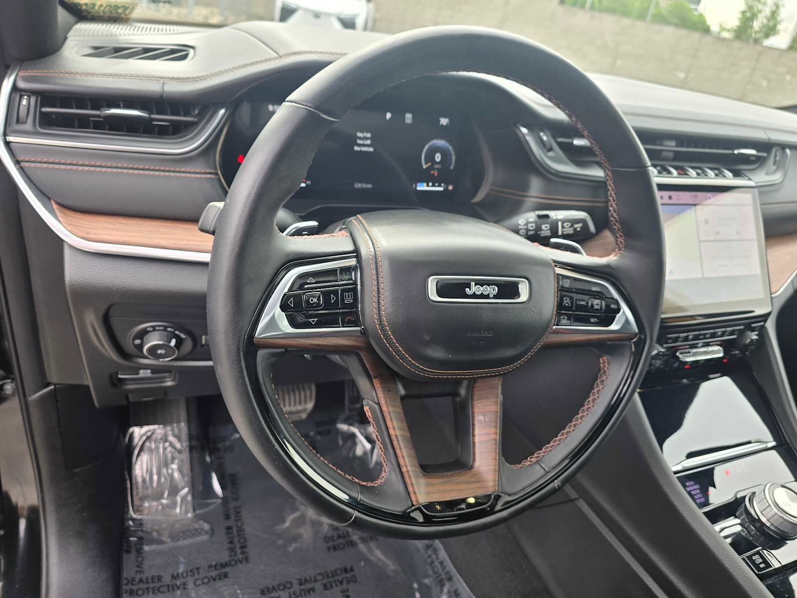 Used 2023 Jeep Grand Cherokee Summit w/ Adv Protech Group IV AWD/4WD image 26