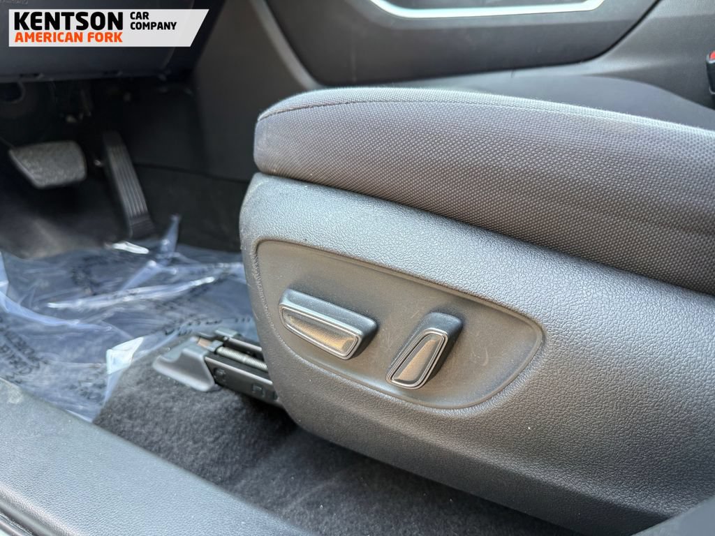 Used 2025 Toyota Highlander LE AWD/4WD image 26