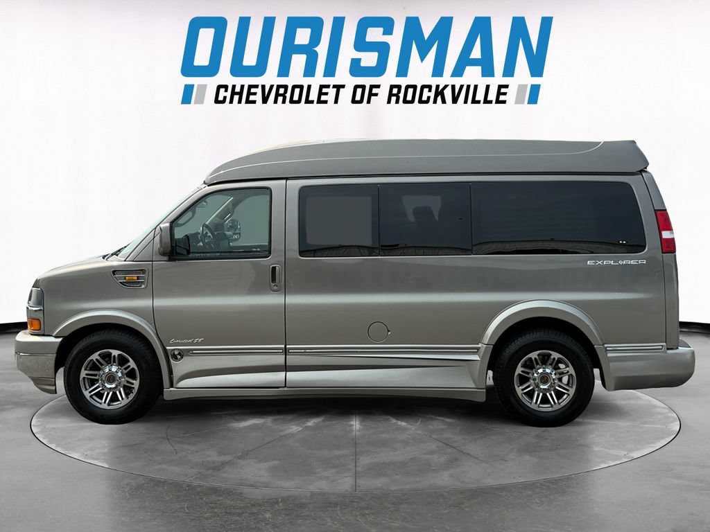Used 2018 Chevrolet Express 2500 w/ Enhanced Convenience Package RWD image 3