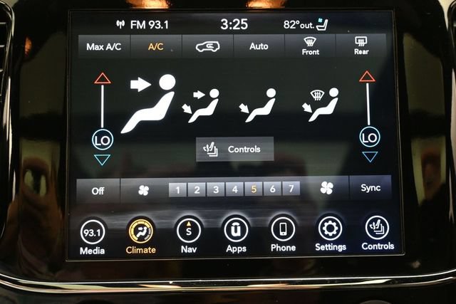 Used 2021 Jeep Grand Cherokee Limited w/ Luxury Group II RWD image 22