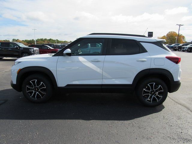 Used 2023 Chevrolet TrailBlazer ACTIV w/ Sun and Liftgate Package AWD/4WD image 3