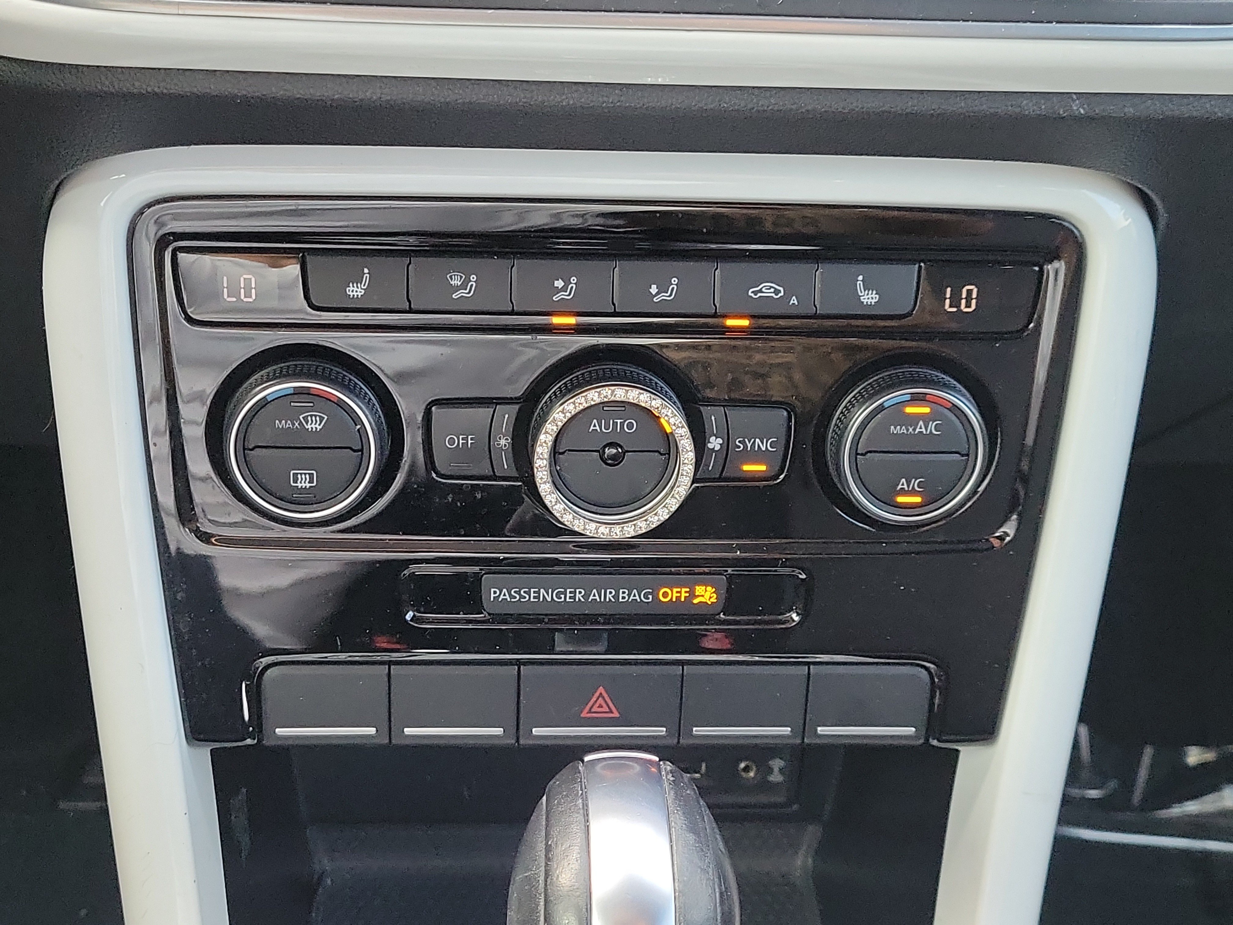 Used 2019 Volkswagen Beetle 2.0T SE FWD image 22