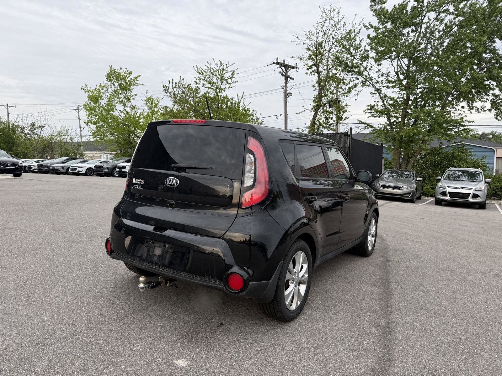 Used 2016 Kia Soul + FWD image 3