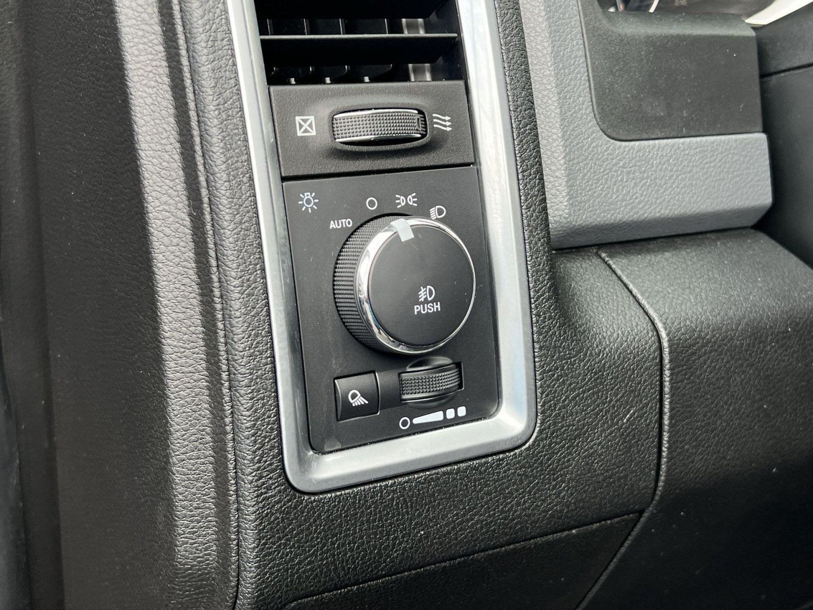 Used 2019 RAM 1500 Classic Warlock w/ Electronics Group AWD/4WD image 37