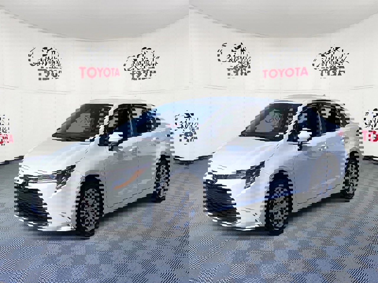 Used 2024 Toyota Corolla LE image 2