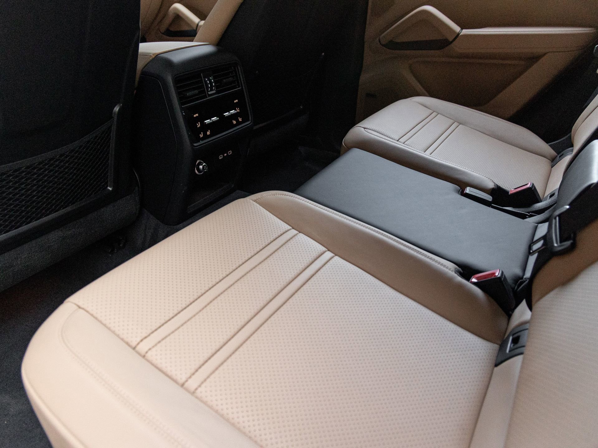 New 2026 Porsche Cayenne E-Hybrid Coupe image 27