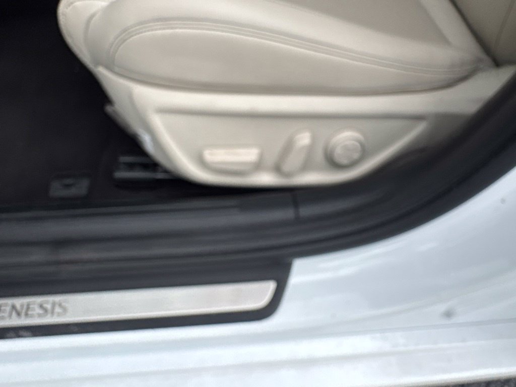 Used 2026 Genesis G70 2.5T RWD image 16