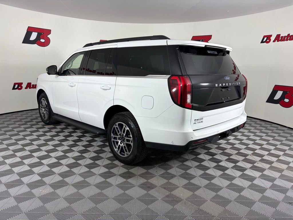 Used 2025 Ford Expedition Active image 4