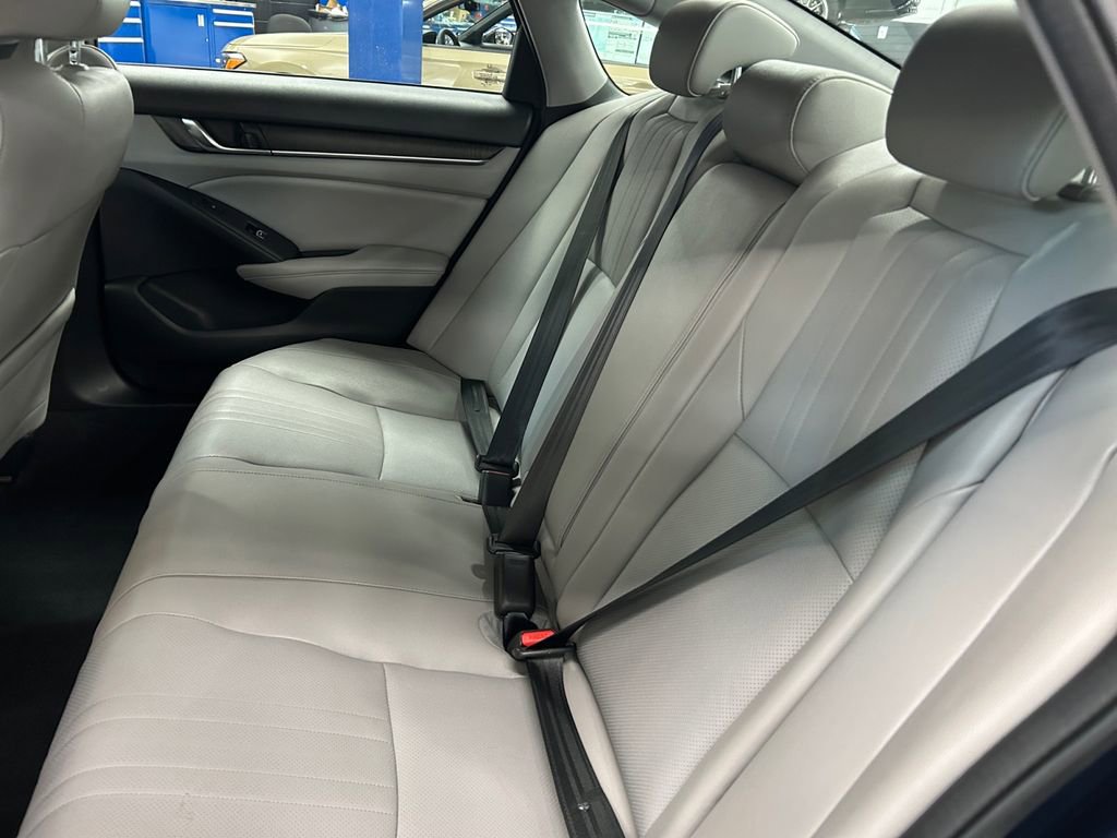 Used 2020 Honda Accord Touring image 17