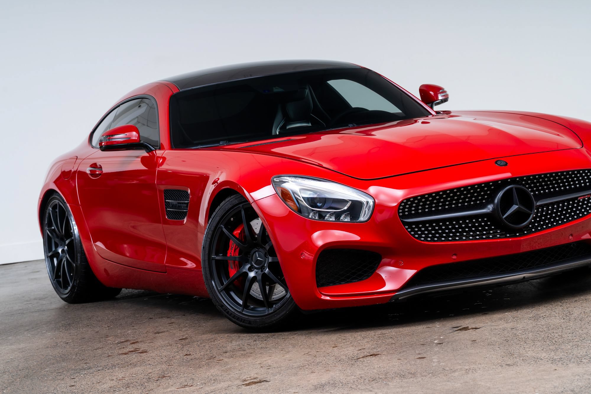 Used 2017 Mercedes-Benz AMG GT S w/ Exclusive Interior Package image 2