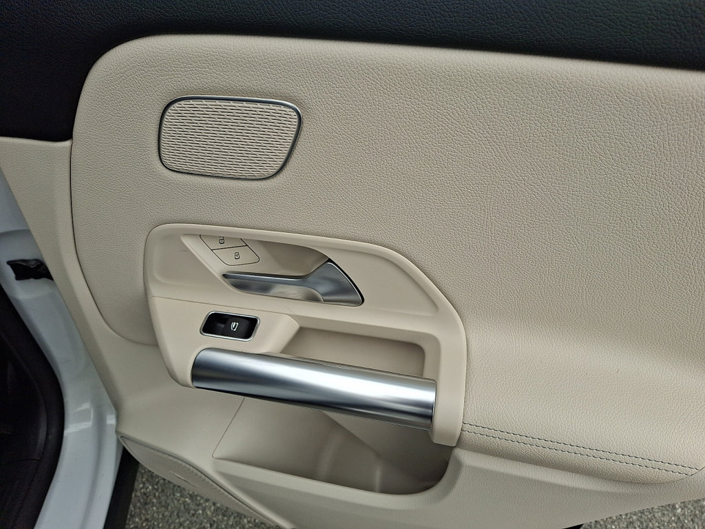 Used 2021 Mercedes-Benz GLA 250 4MATIC image 14