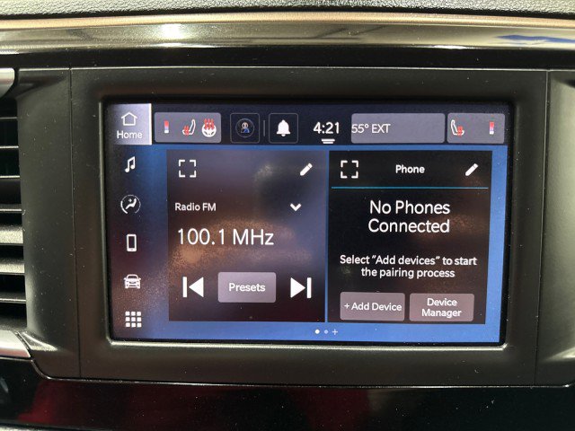 Used 2023 Chrysler Voyager LX image 25