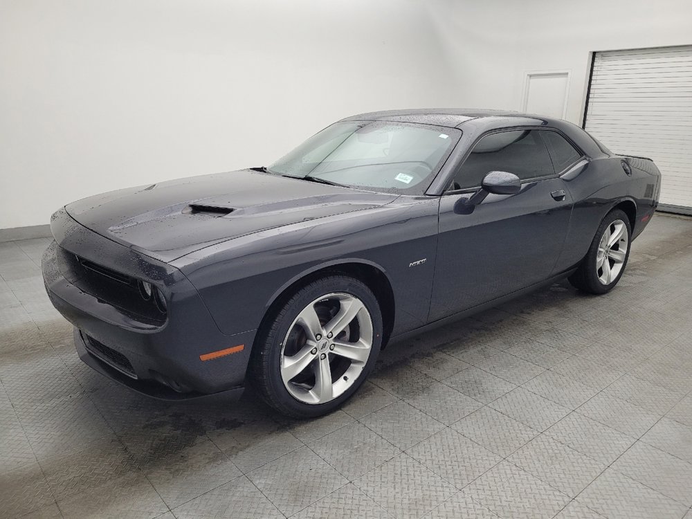 Used 2017 Dodge Challenger R/T RWD image 2