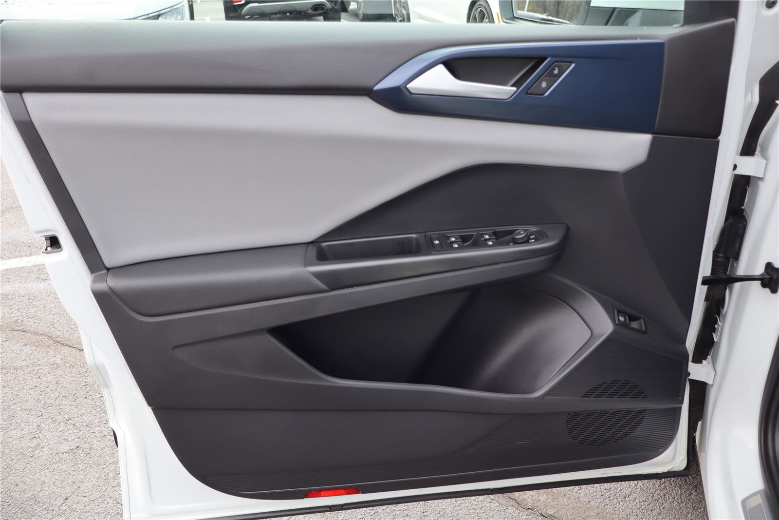 Certified 2022 Volkswagen Taos SE image 12