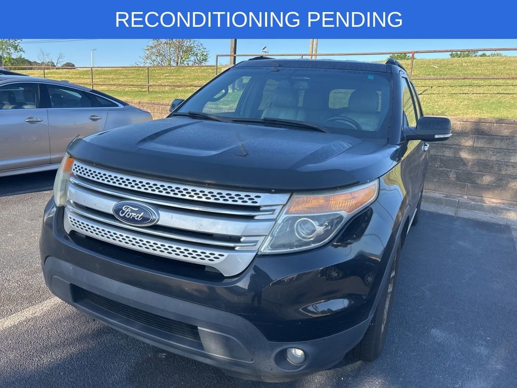 Used 2014 Ford Explorer XLT w/ Equipment Group 202A FWD image 3