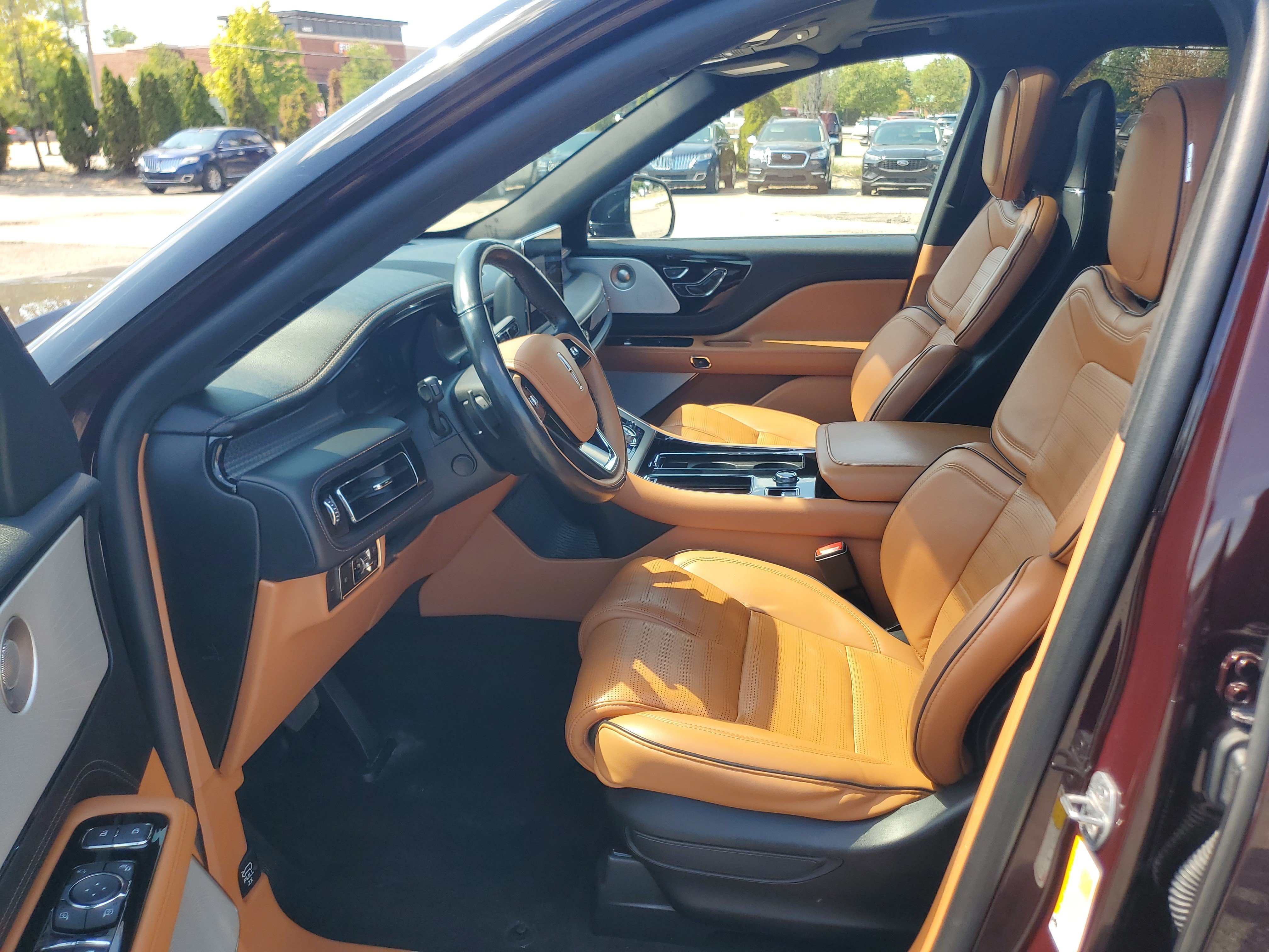 Certified 2023 Lincoln Aviator Black Label w/ Dynamic Handling Package AWD/4WD image 12