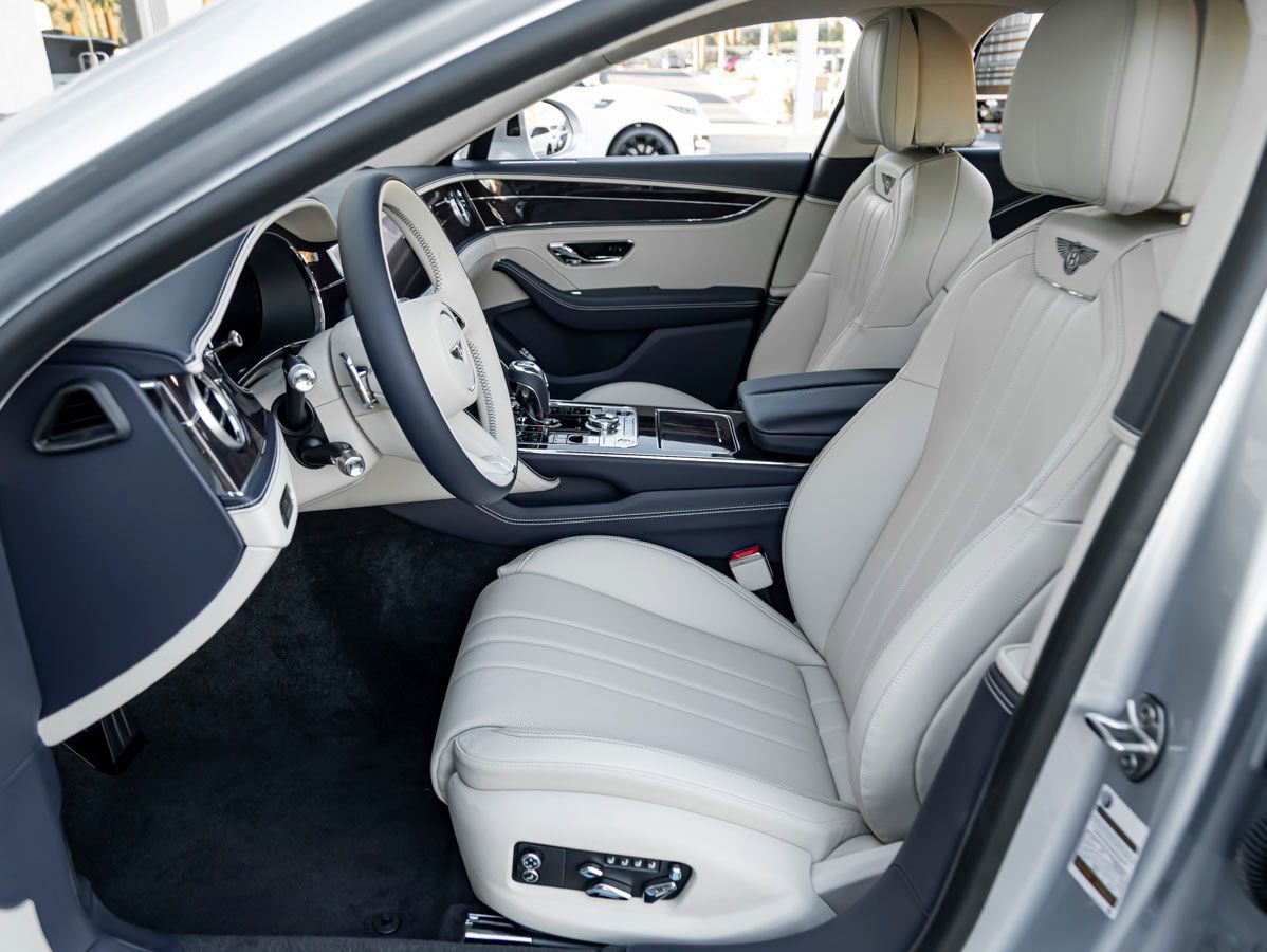 Used 2026 Bentley Flying Spur Plug-In Hybrid AWD/4WD image 18